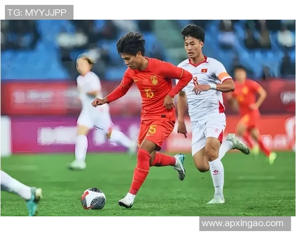 国足足球比赛激战正酣球迷期待中国队再创辉煌时刻